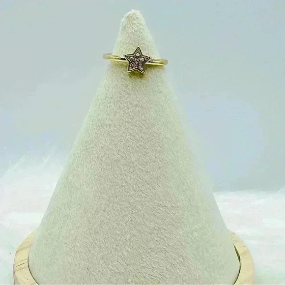 Dainty Chic Sparkly Star Promise Ring Size 6 - Picture 4 of 7